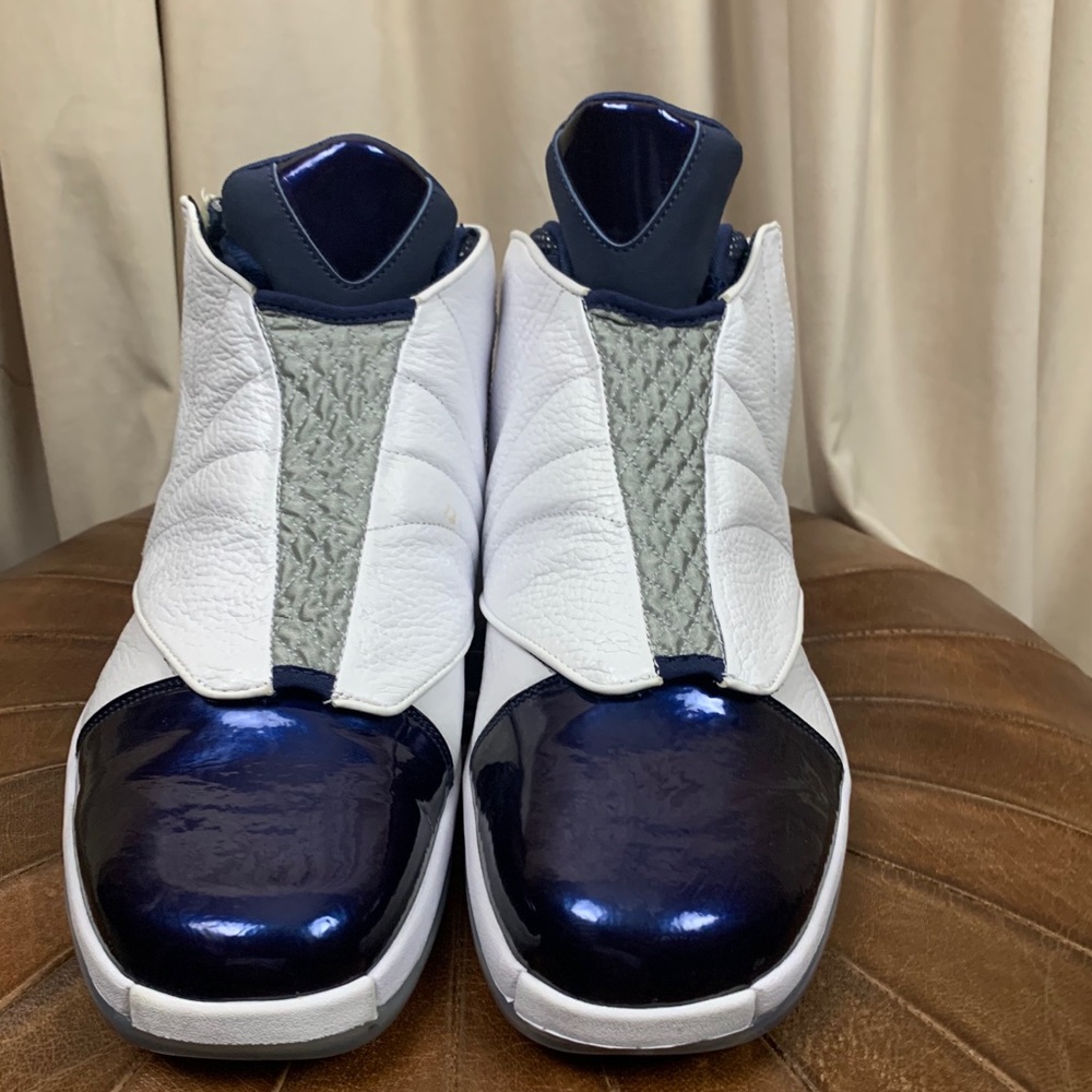 Jordan 16 Retro midnight Navy. Size 14.